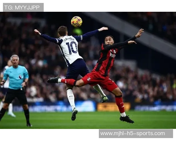 差点出事!热刺后场出球被断,勒温得球后扫射高出横梁 差点出事!热刺后场出球被断,勒温得球后扫射高出横梁